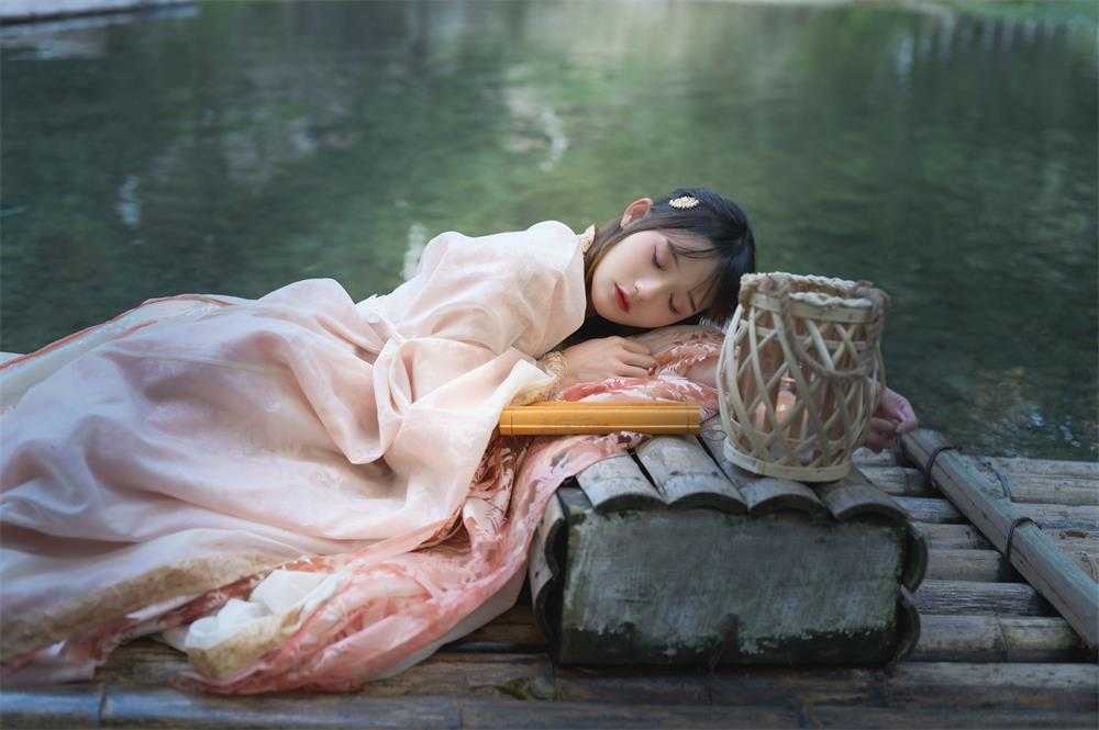 兔子Zzz不吃胡萝卜 92套写真合集(2)